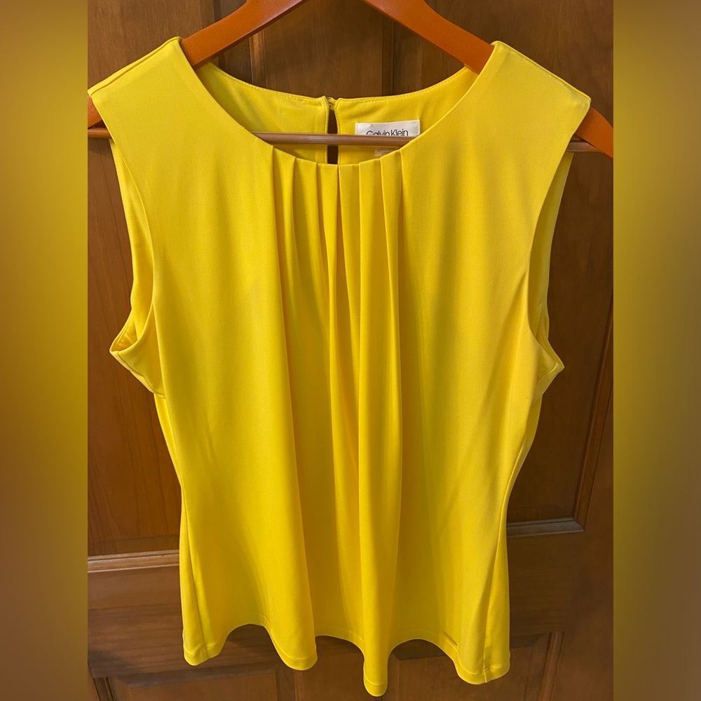 Women’s sleeveless Calvin Klein top